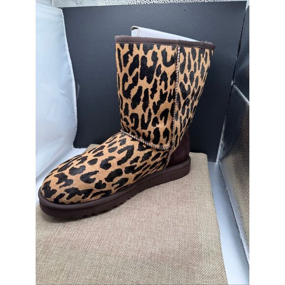 UGG Australia Women's Classic Short Boots Exotic Print Zebra/Cheetah #1002790 Si - Picture 2 of 6